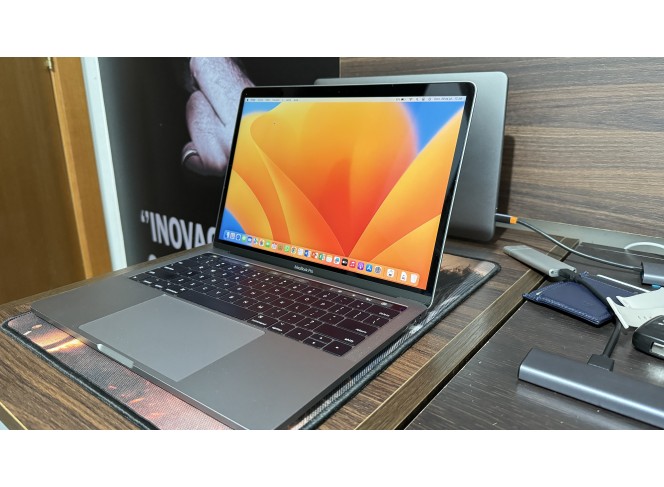 Macbook Pro 13 Inch i5 8GB SSD 256GB (Semi novo)